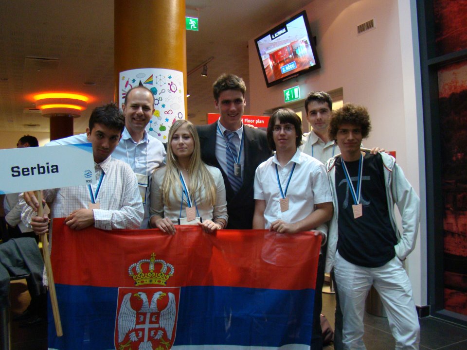 Ekipa Srbije na 43. Međunarodnoj olimpijadi iz fizike